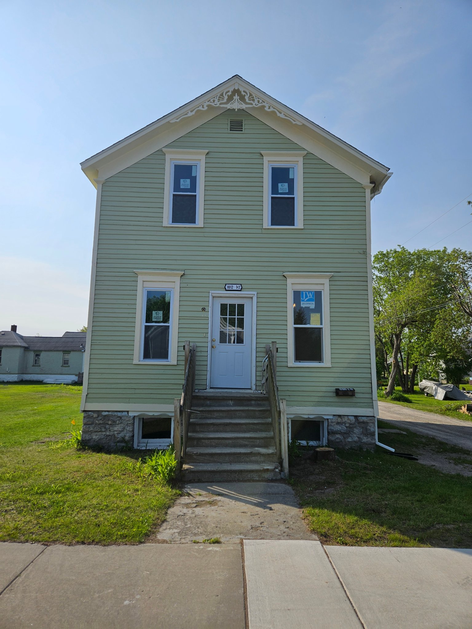 1012A N 2nd Ave — Exterior